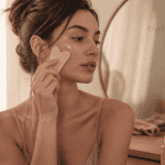 gua sha utilisation visage femme