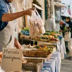 Marche bordighera jeudi matin, étals au bord de mer et fruits