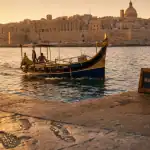 Visiter Malte : dghajsa dans le Grand Harbour à La Valette