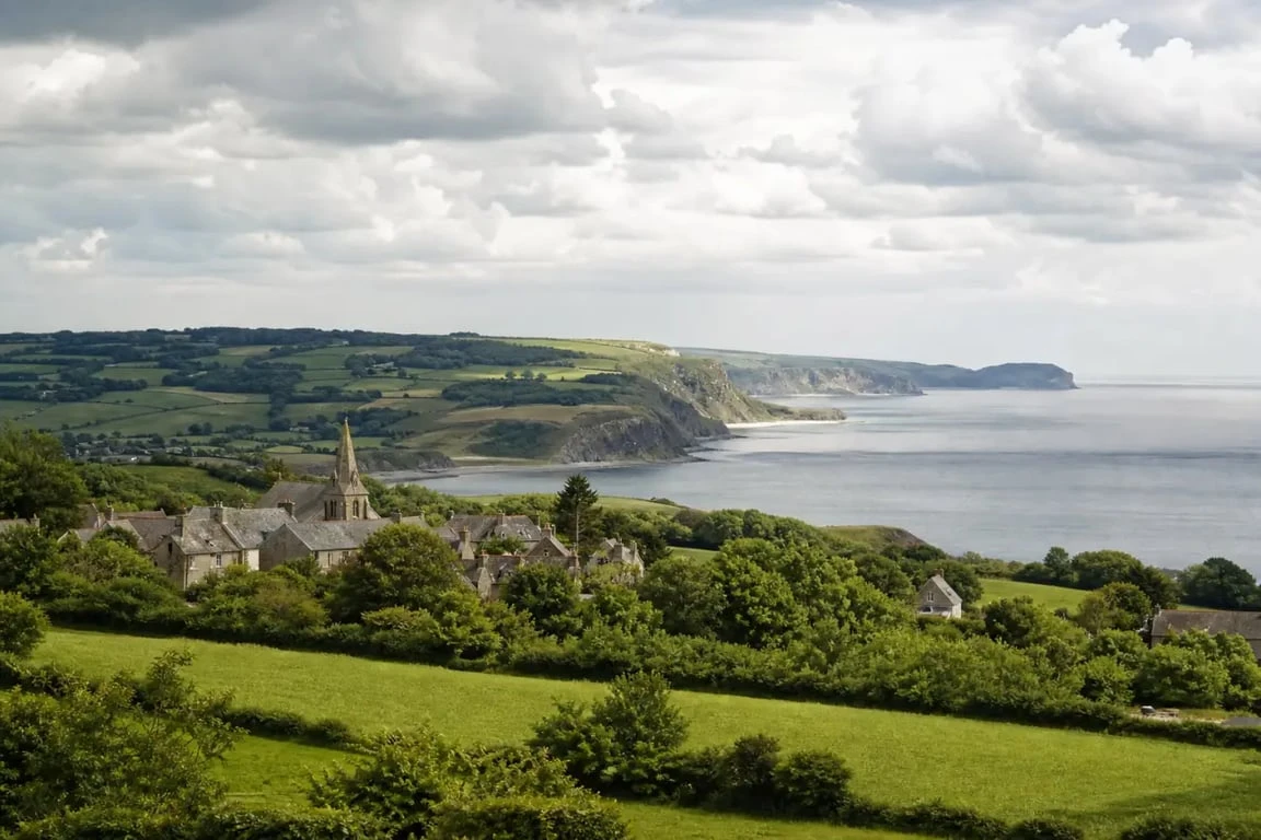Visiter la basse normandie : panorama de la côte, du bocage et des villages de pierre